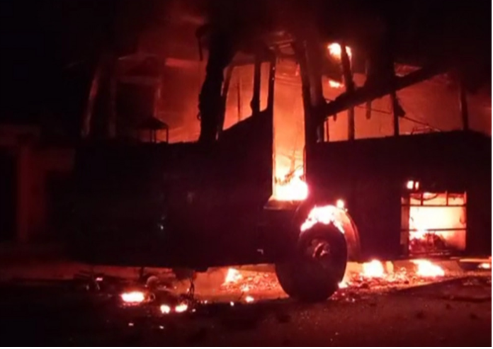 बसको ठक्करले देउसी खेल्न हिँडेका दुईको मृत्यु, आठ जना घाइते