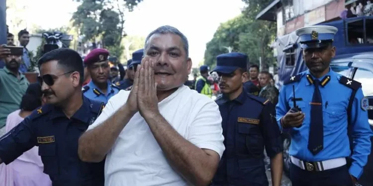 आन्दोलनको घोषणा गरेका प्रसाईं अहिले मध्यरातमा भक्तपुरको ठिमीस्थित निवासबाटै पक्राउ परेका छन्।